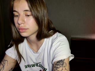 Lucyrait wil webcamsex! Bekijk gratis foto's & video's.