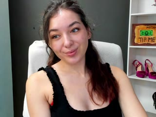 Megantease wil webcamsex! Bekijk gratis foto's & video's.